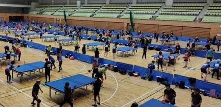 ��8�񓡂̊X�I�[�v�����[�W�{�[���싅���